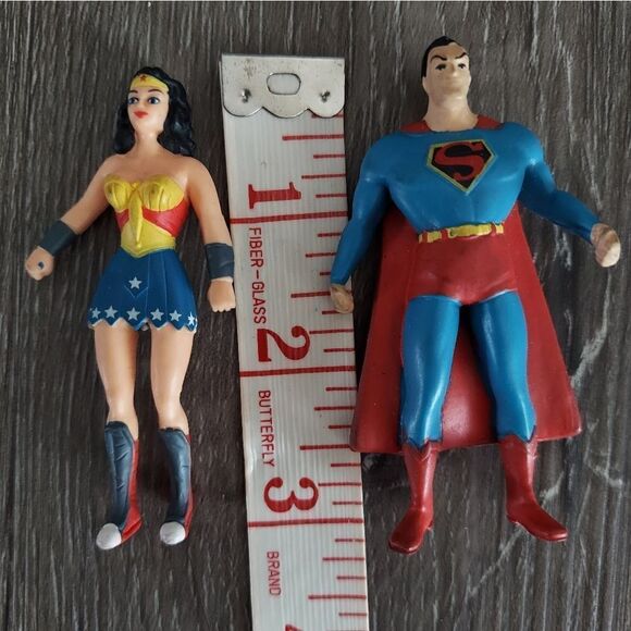 DC Comics Bendable Poseable Wonder Woman Superman Figure 3" - Picture 5 of 5